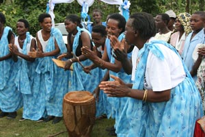 Abekundire-Women's-Group-Performing-at-a-Wedding-in-Kigezi,-Kabale-District